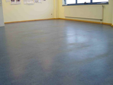 Linobelag ungereinigt ungereinigter Linoleumbelag